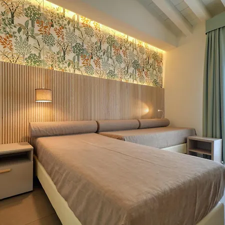 Hotell Palazzo Del Garda &