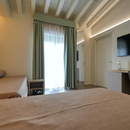 Hotell Palazzo Del Garda &