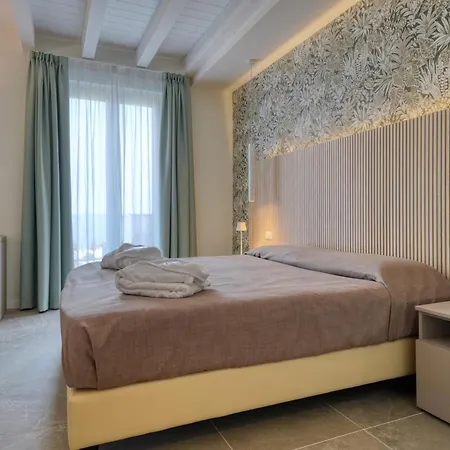 Palazzo Del Garda & 4*