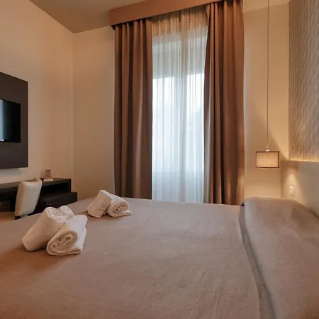 Palazzo Del Garda & 4* Desenzano del Garda