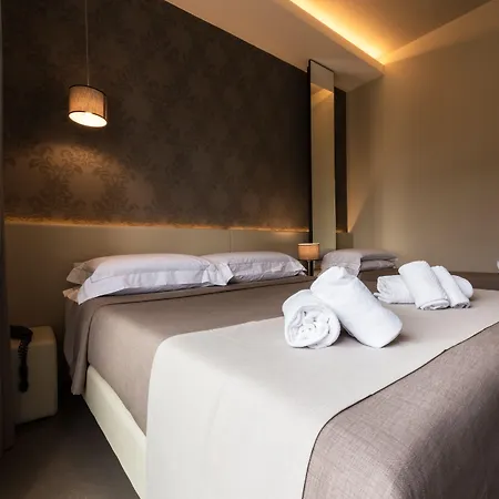 Palazzo Del Garda & فندق 4*