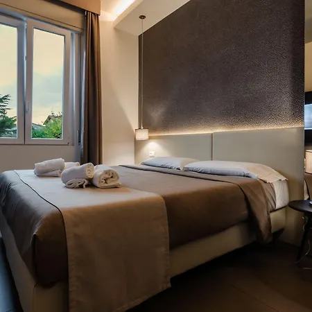 Palazzo Del Garda & 4* ديسينسانو ديل غاردا