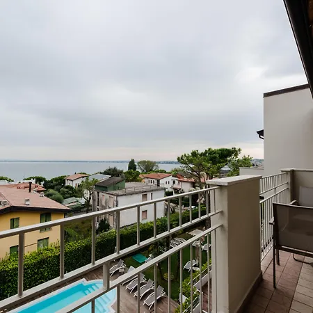 فندق Palazzo Del Garda & 4*