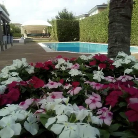 فندق Palazzo Del Garda & 4*