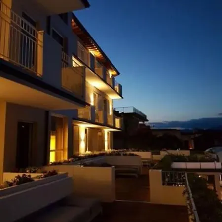 Palazzo Del Garda & 4*