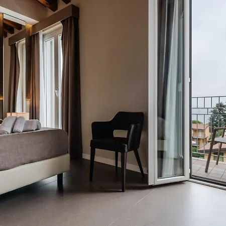 Palazzo Del Garda & 4*