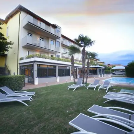 Hotel Palazzo Del Garda &