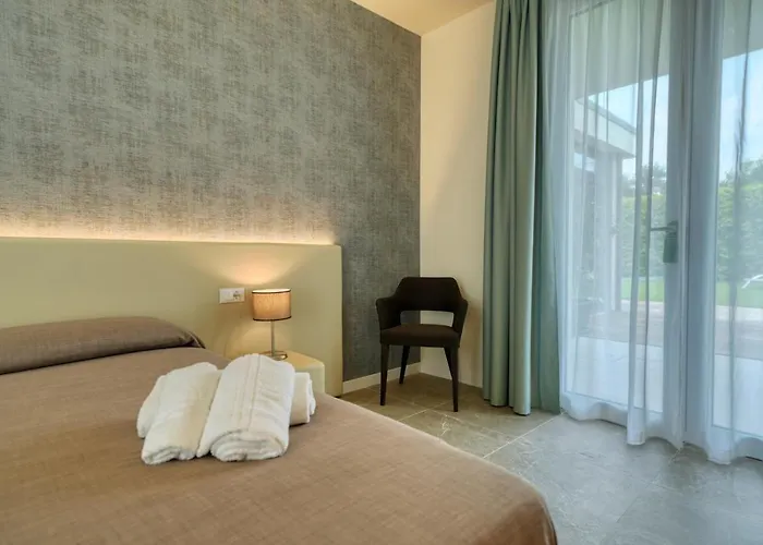 Palazzo Del Garda & فندق 4*