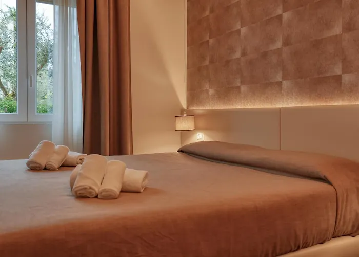 فندق Palazzo Del Garda & 4*
