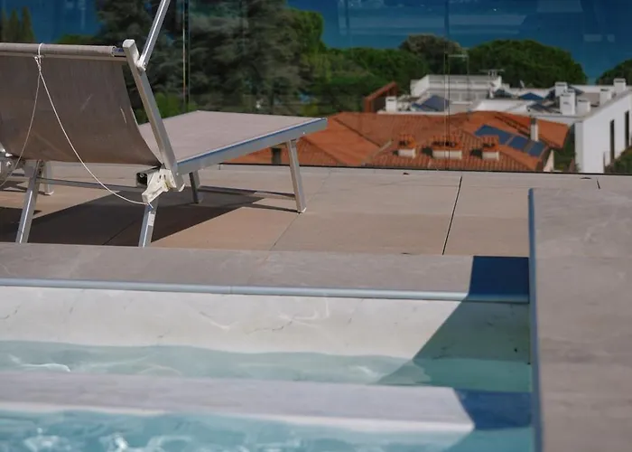 Palazzo Del Garda & فندق ديسينسانو ديل غاردا