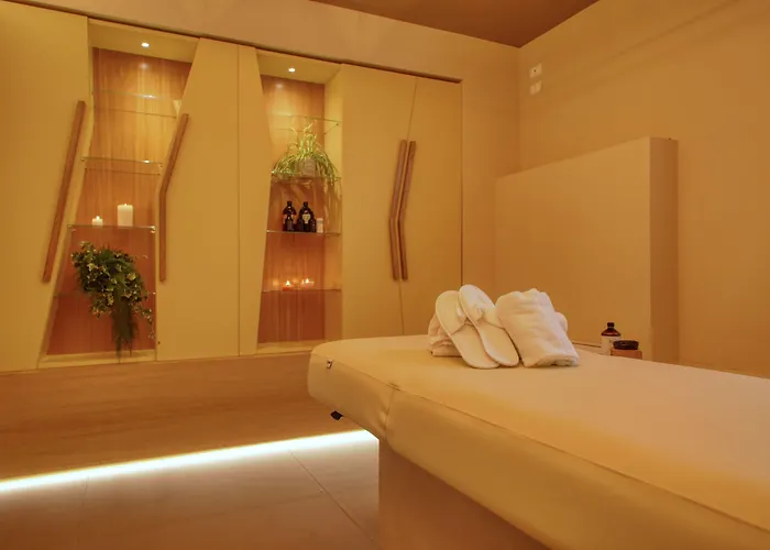 Palazzo Del Garda & فندق 4*