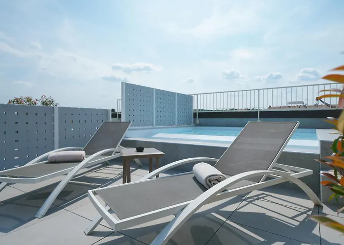 Palazzo Del Garda & فندق ديسينسانو ديل غاردا